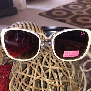 Brand New Betsey Johnson Sunnies